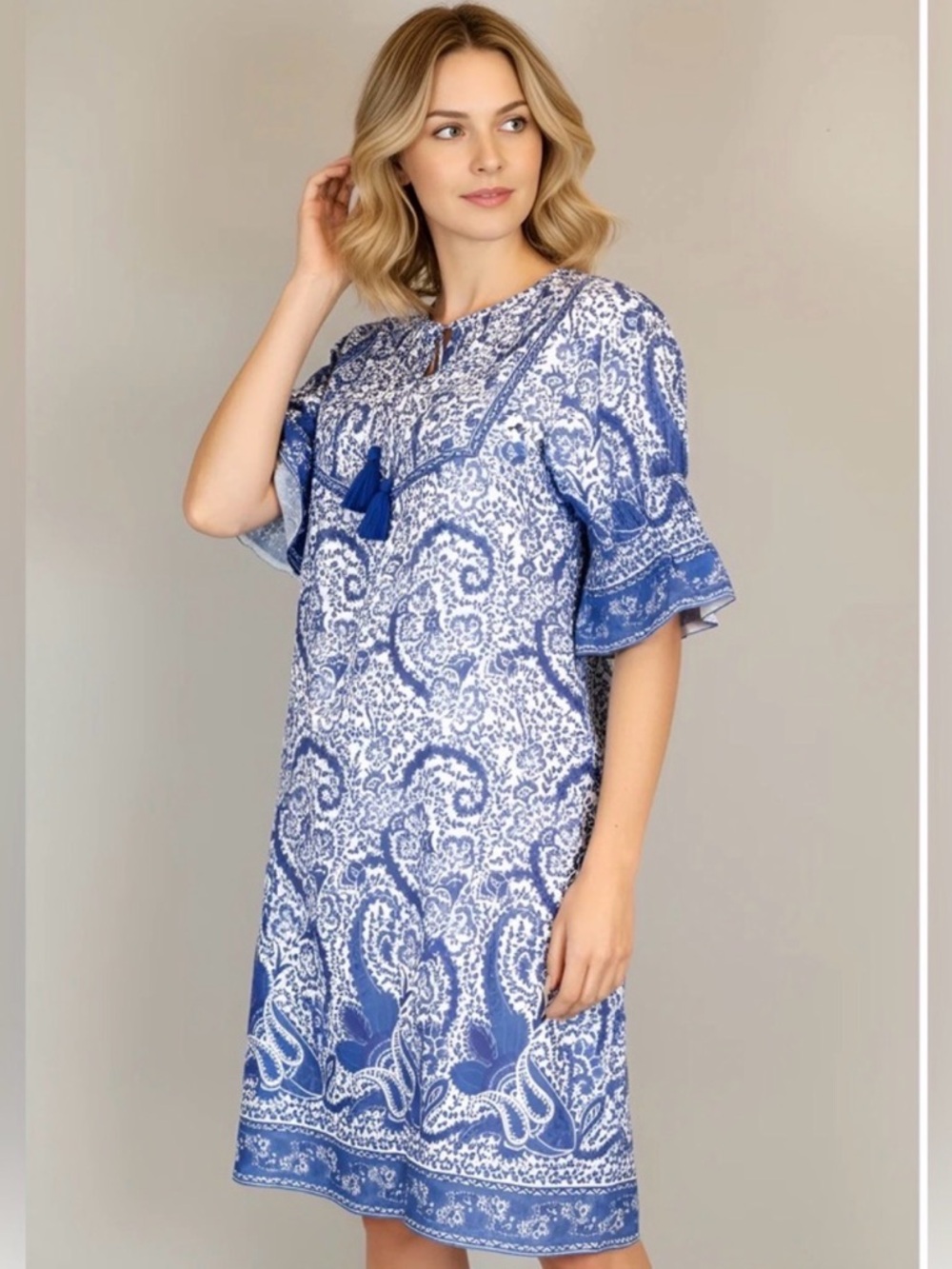 La plage tuckernuck Anthropologie revolve Blue White Paisley Cotton Shift Dress